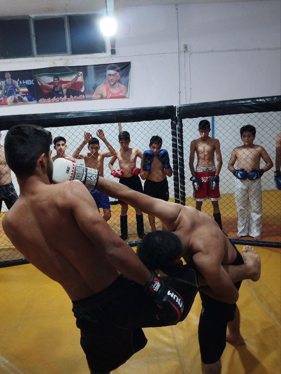 باشگاه رزمی MMA در اصفهان