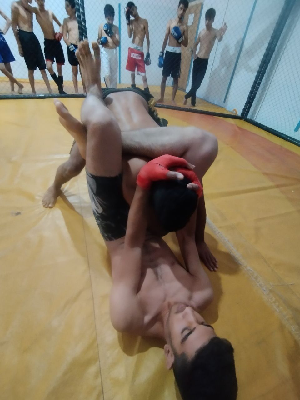باشگاه رزمی MMA در اصفهان
