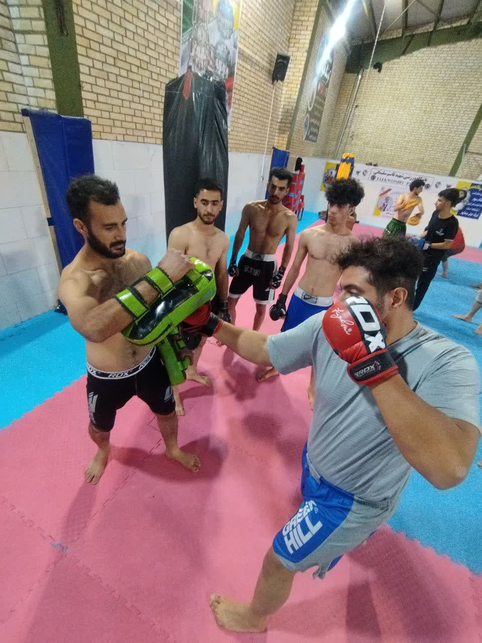 باشگاه رزمی MMA در اصفهان
