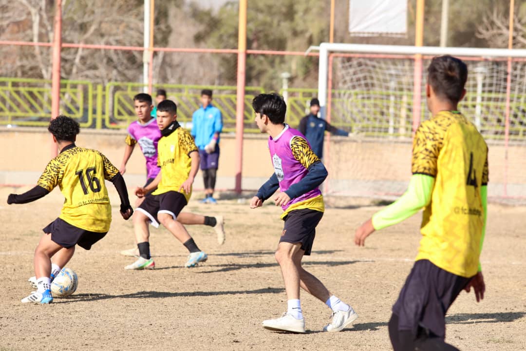 مدرسه فوتبال در خانه اصفهان