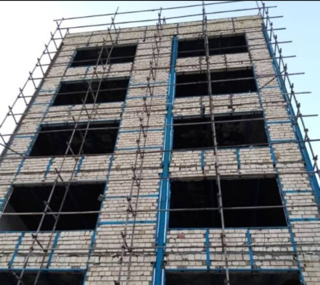 نصب داربست در میانه 