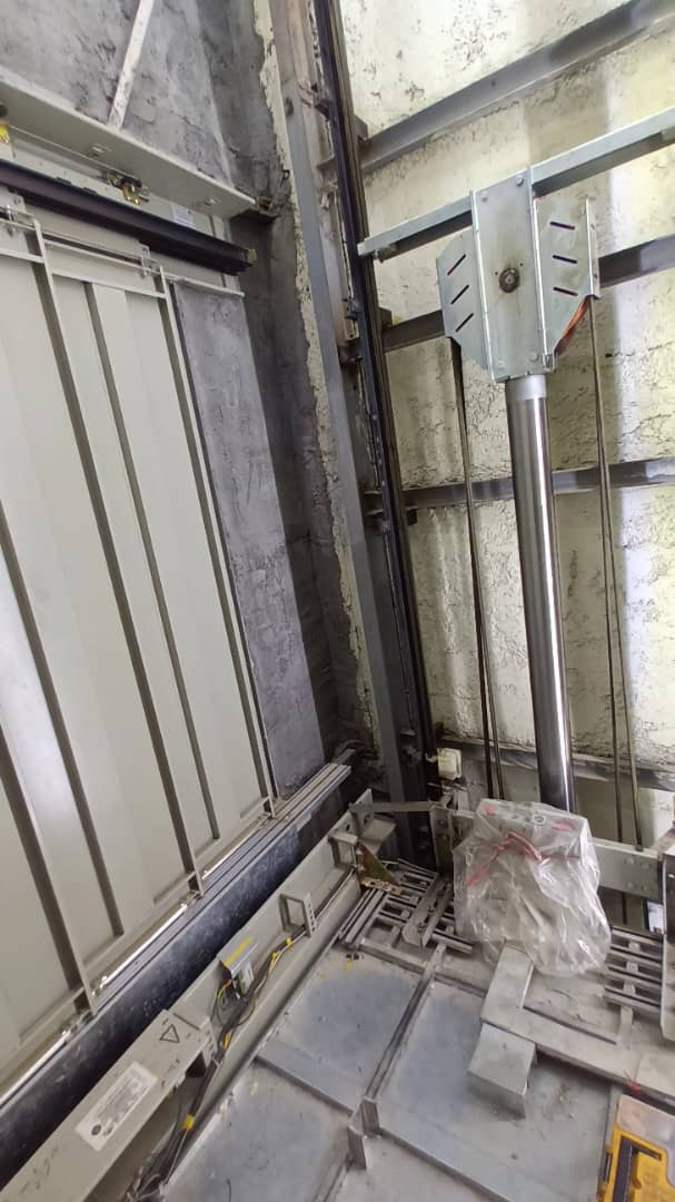 سرویس آسانسور هیدرولیک در اصفهان 