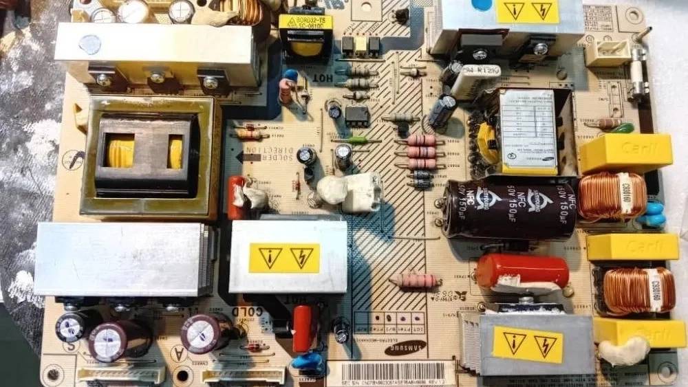 تعمیرکار تلویزیون استاد معین