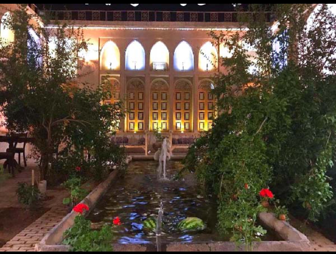 ویلا گردشگری هلن | اقامتگاه لوکس و آرام در شهرکرد