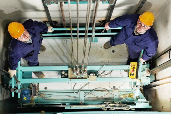 سرویس و نگهداری آسانسور در اصفهان