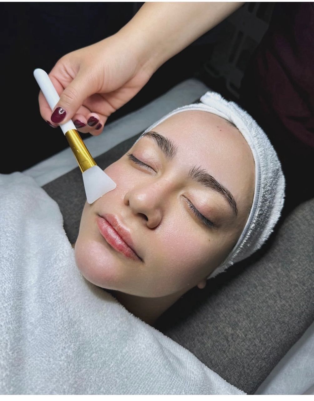 خدمات تخصصی ناخن و مو