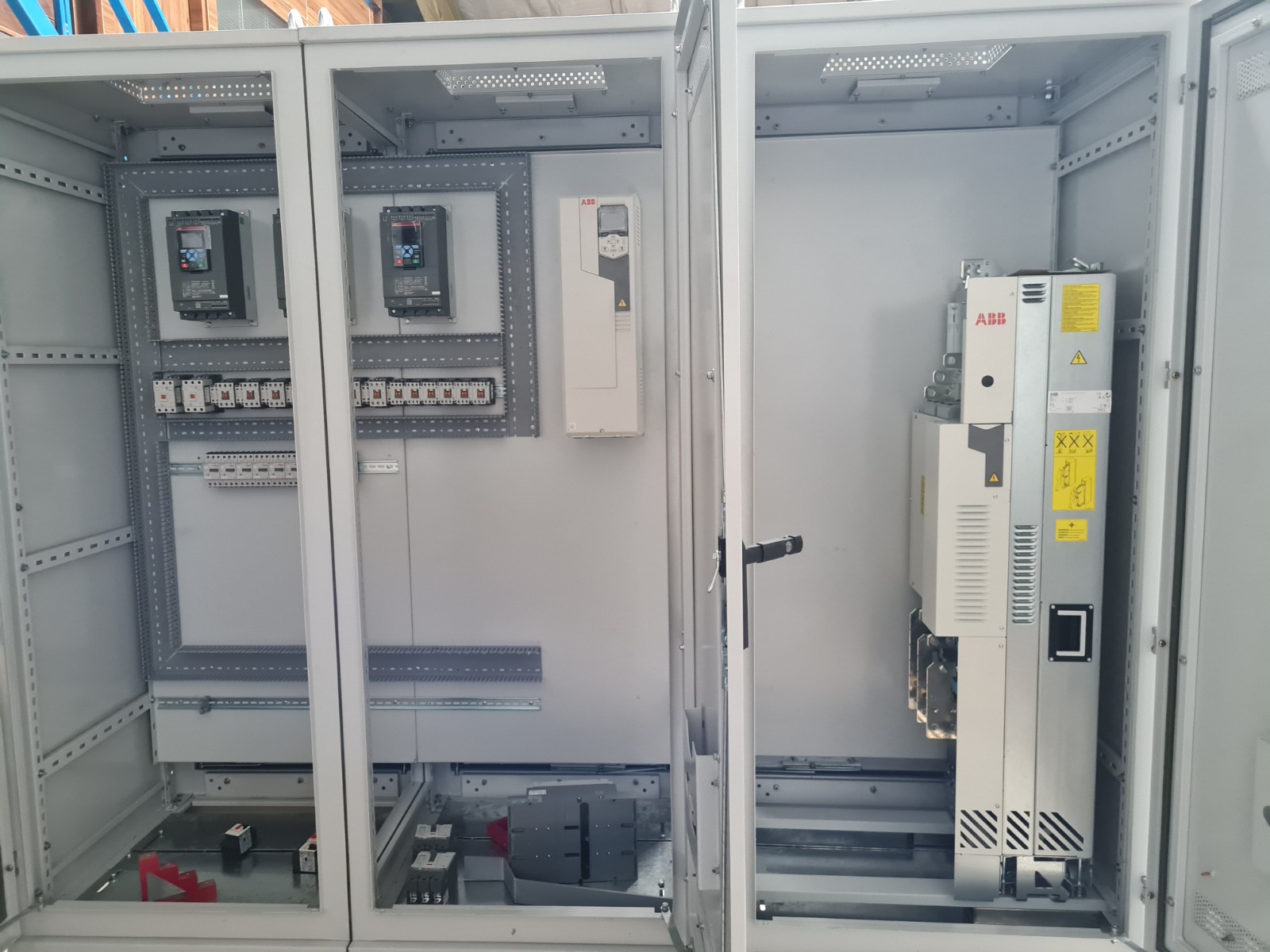 مونتاژ تابلو برق صنعتی در شرق تهران