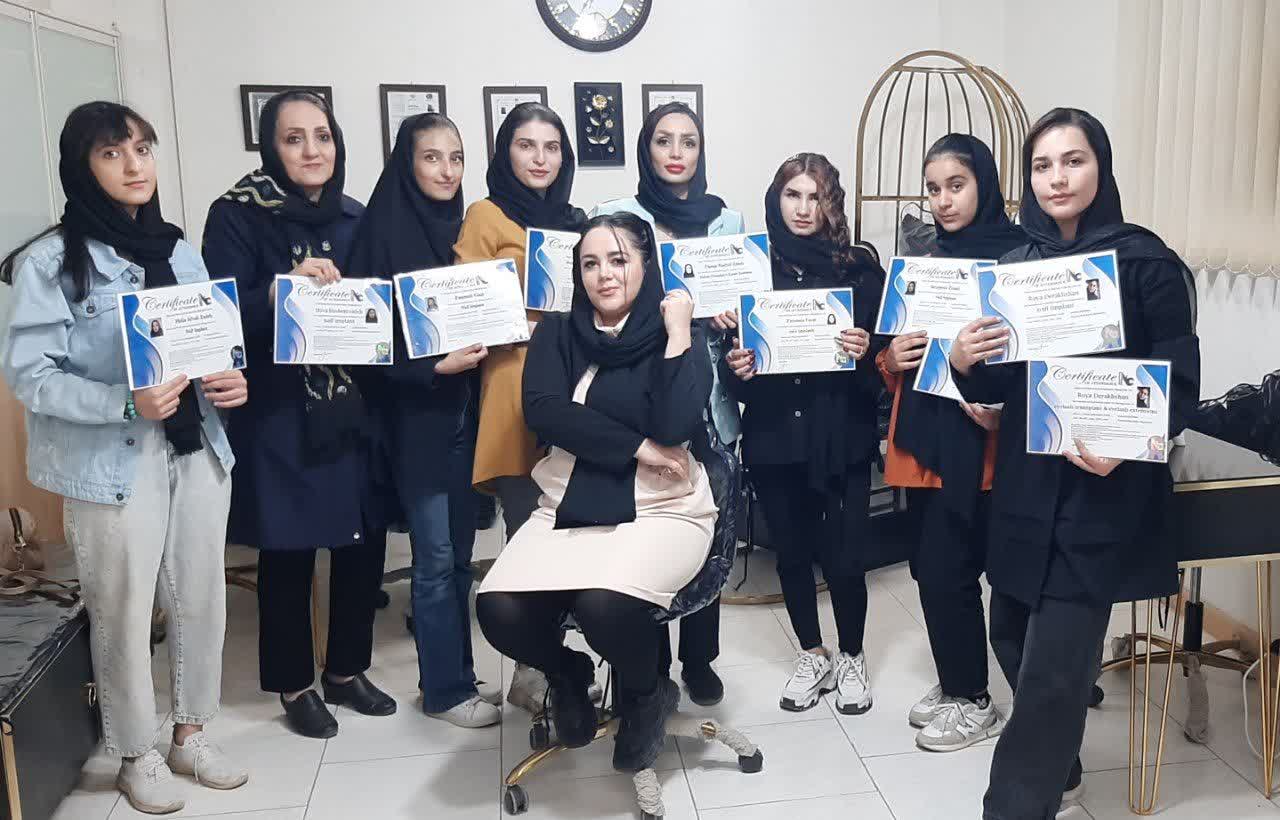 بهترین رنگ و لایت مو اصفهان