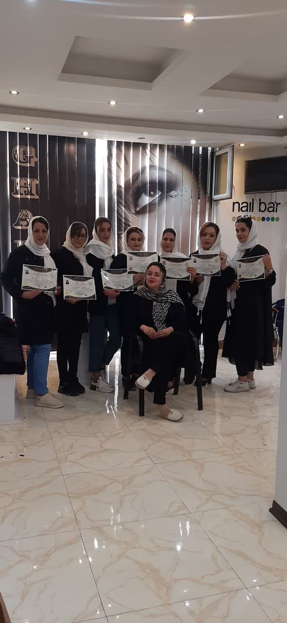 بهترین رنگ و لایت مو اصفهان