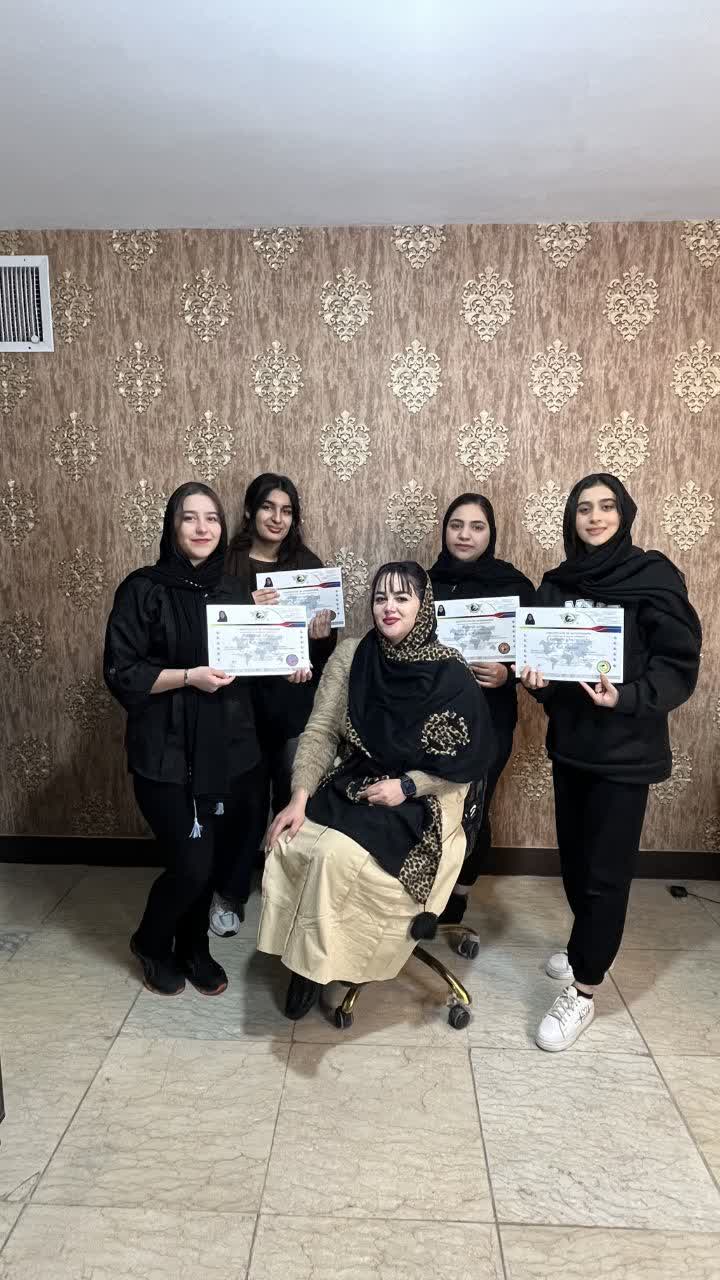 بهترین رنگ و لایت مو اصفهان