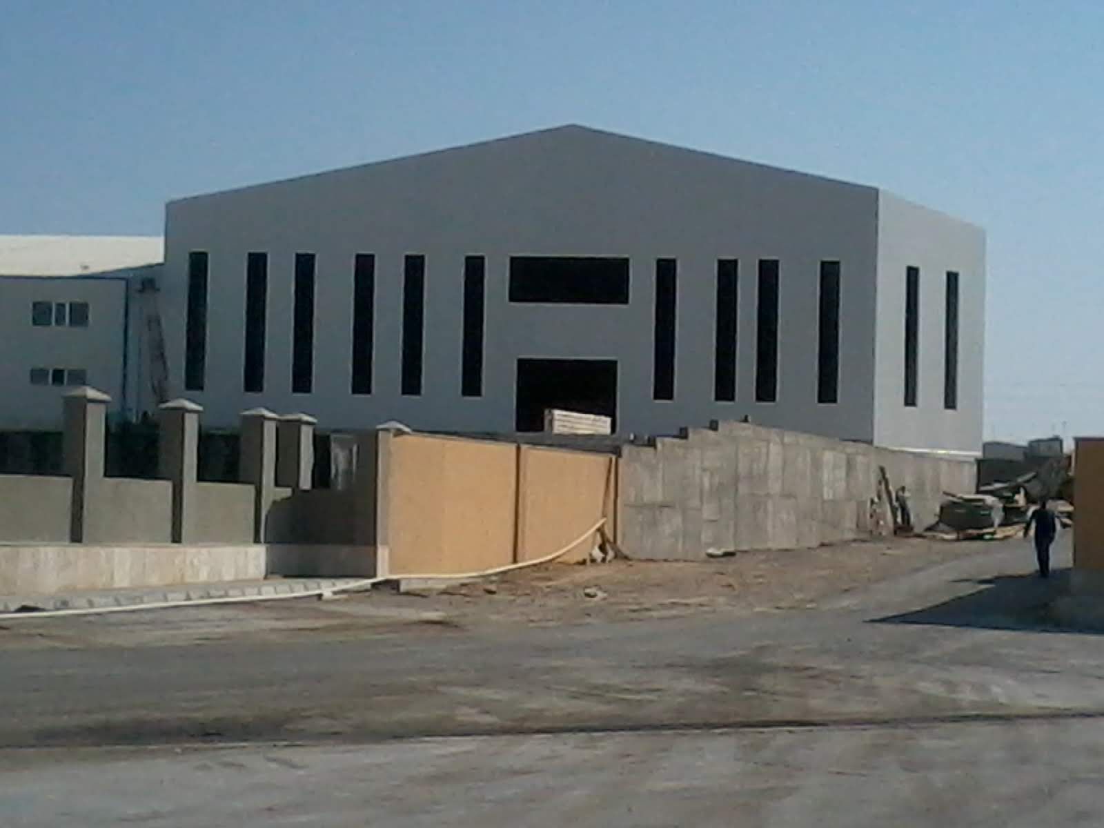 نصب و پوشش سقف و نمای سوله قزوین