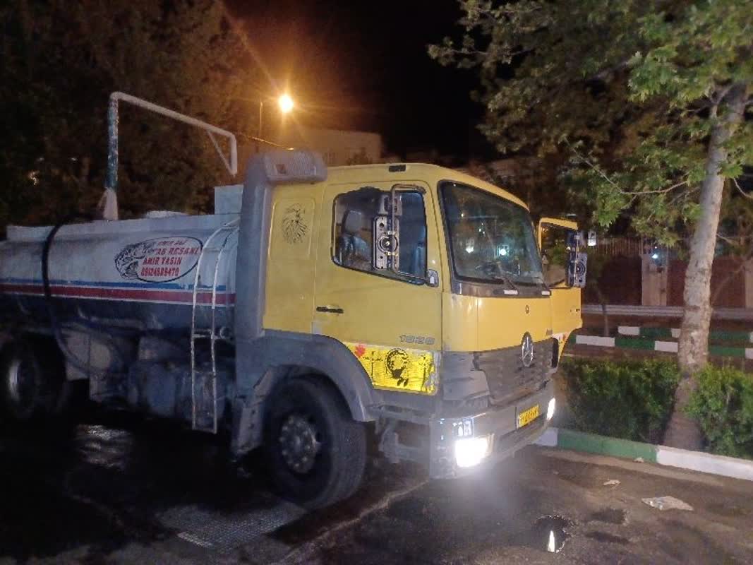 آبرسانی با تانکر در غرب تهران