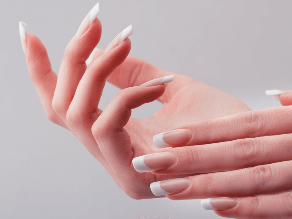 ناخن کار در خانه اصفهان