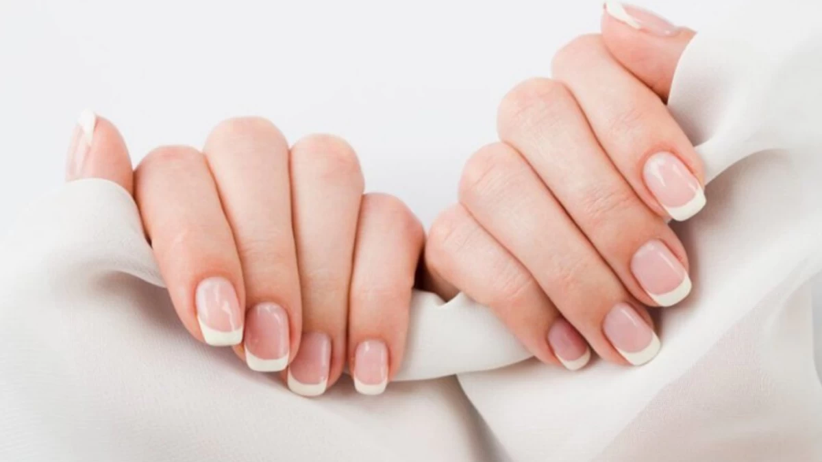 ناخن کار در خانه اصفهان