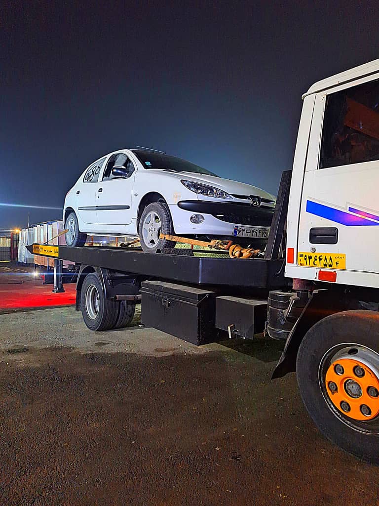 بارگیری خودرو روی کفی جرثقیل