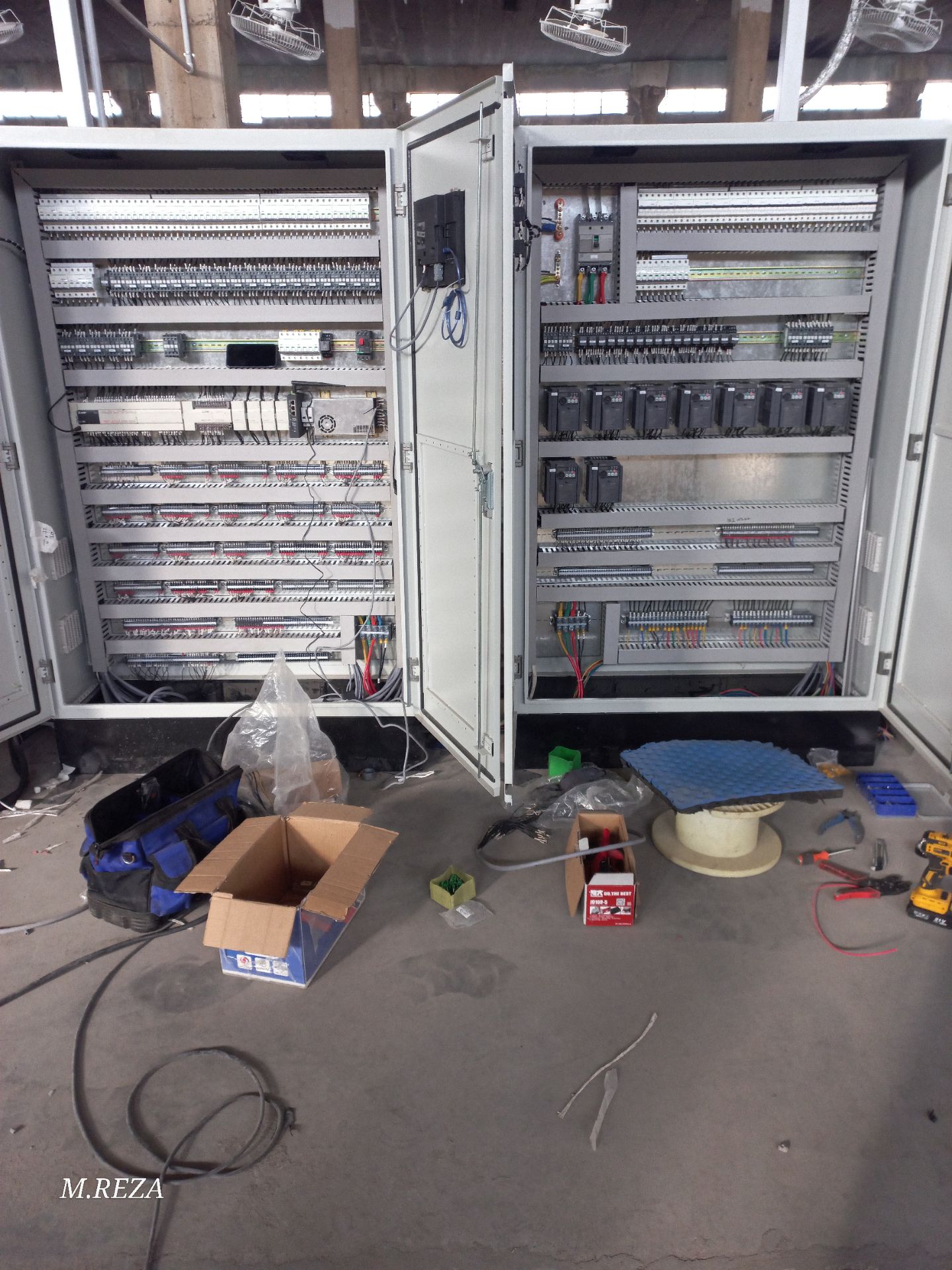 برق صنعتی و plc