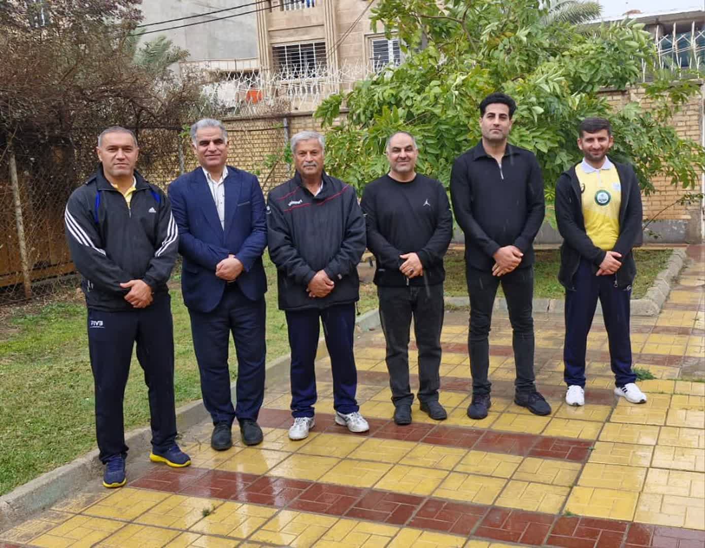 جمعی از مردان خستگی ناپذیر هیات والیبال بندر ماهشهر (مهندس یوسف حیدری)