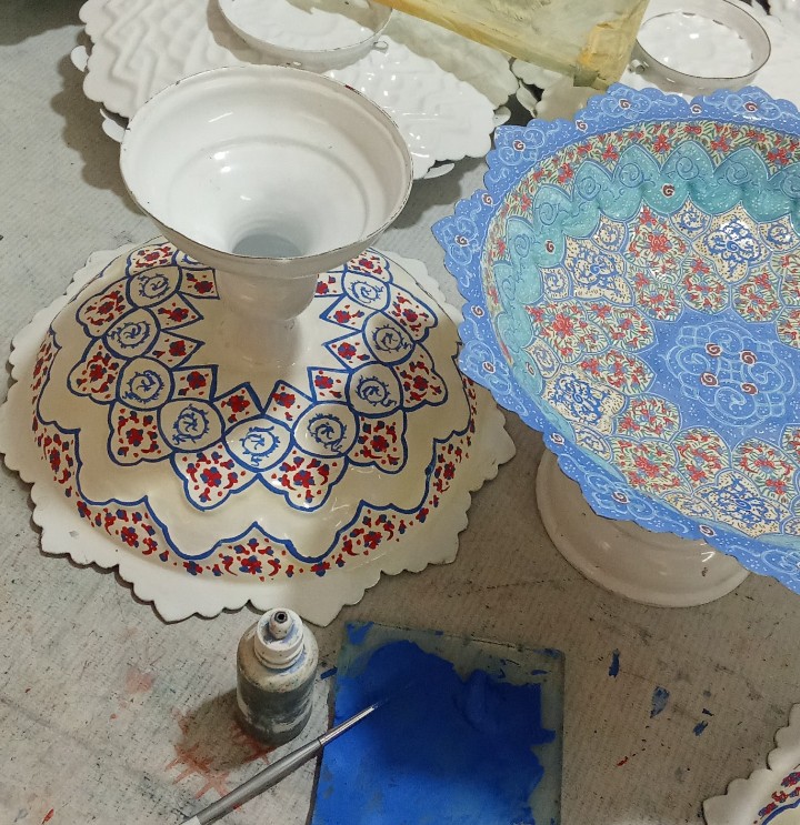 نقاشی ظروف مینا کاری دراصفهان