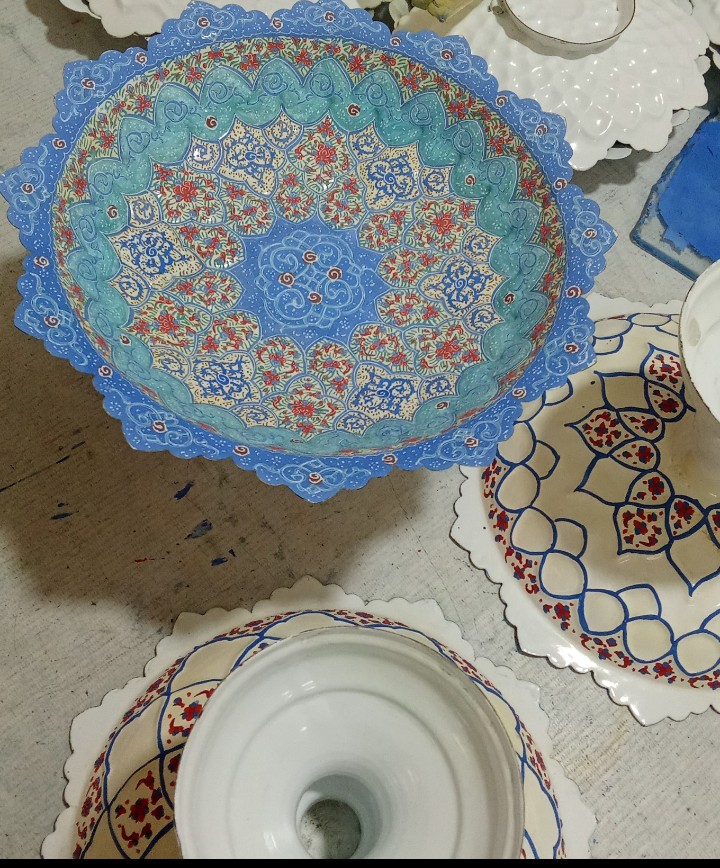 نقاشی ظروف مینا کاری دراصفهان