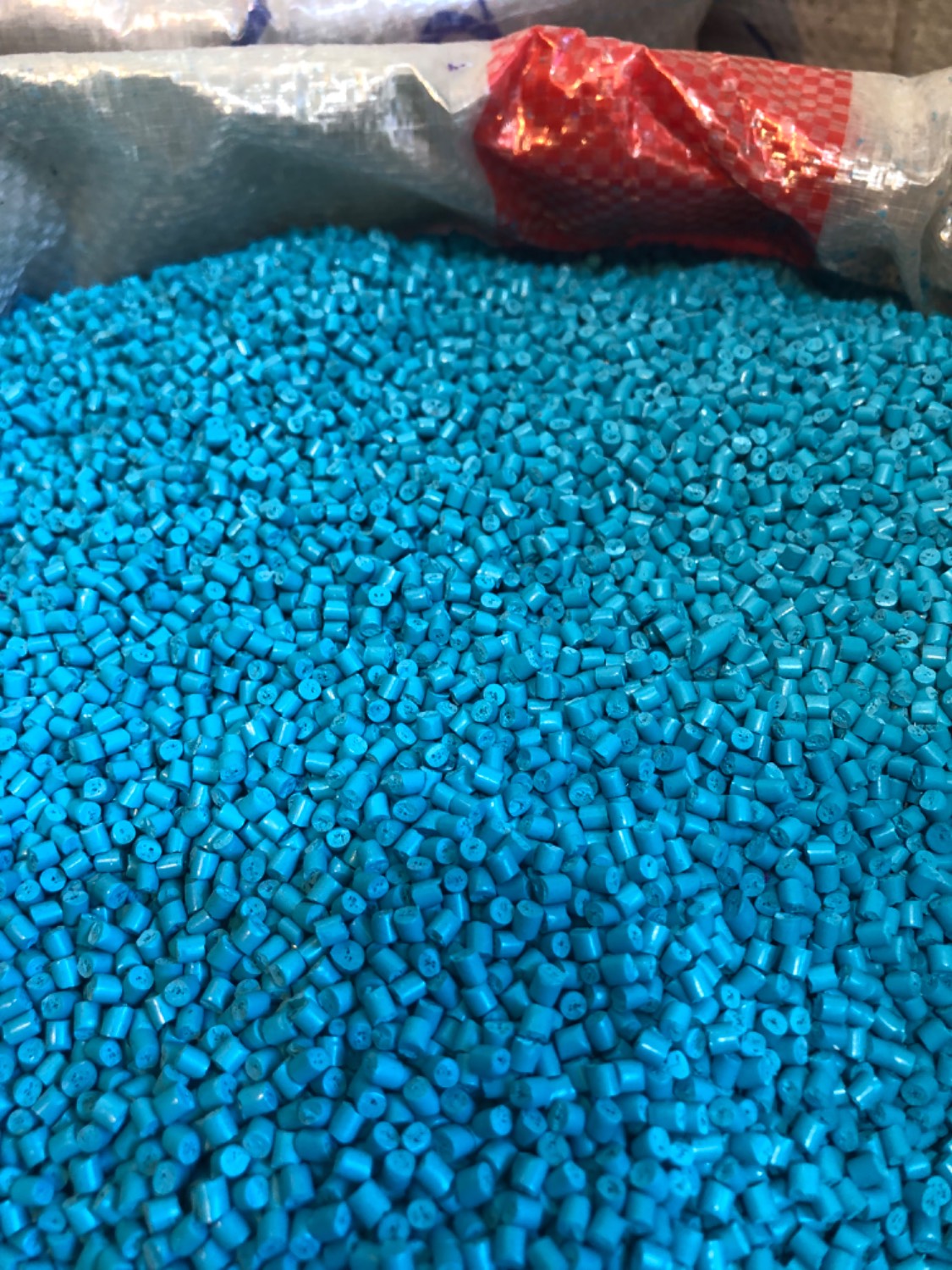 فروش انواع مستربچ رنگی برای صنایع پلاستیک