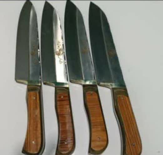 چاقوی کاربردی با دسته چوبی