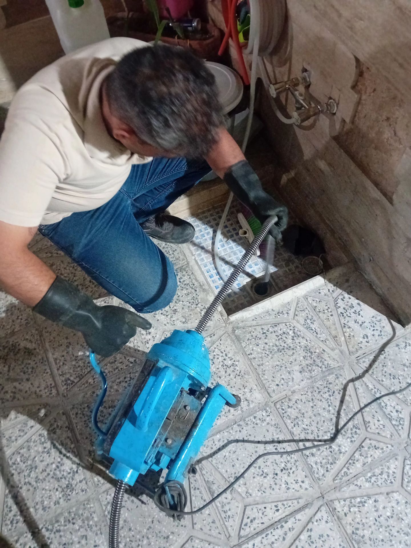 نشت یابی در بروجن