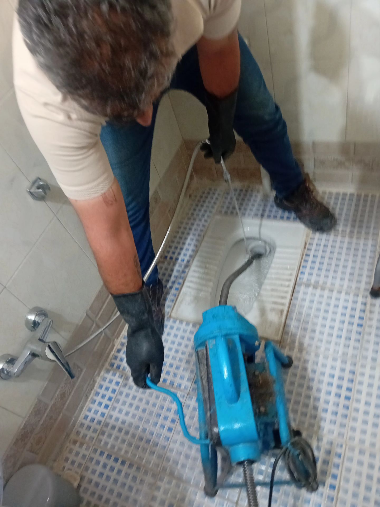 لوله بازکنی ساختمان در بروجن