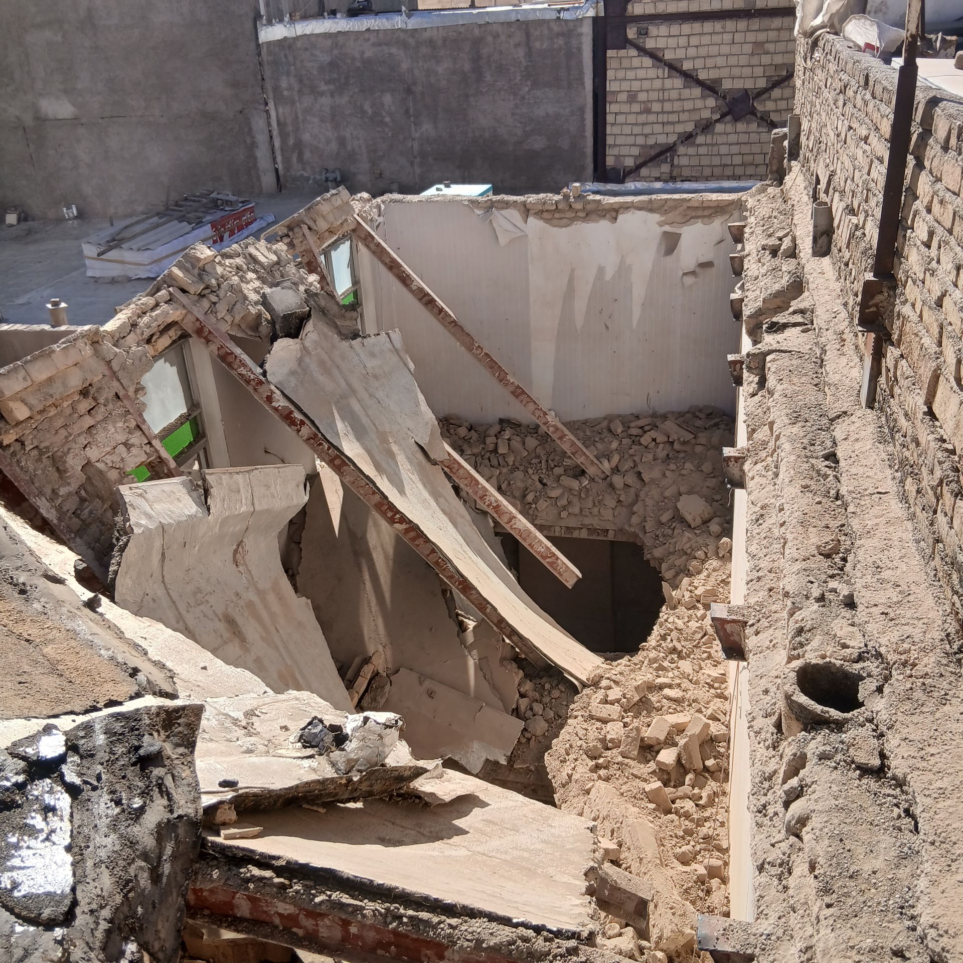 تخريب ساختمان در تهران