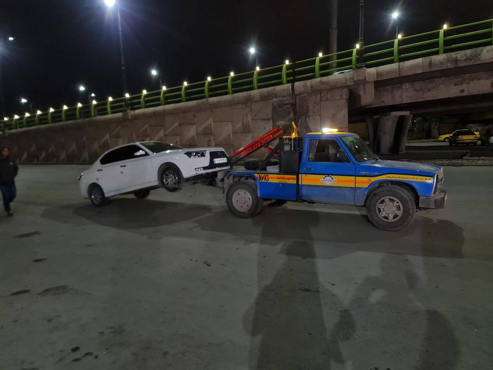تصویر پنجم گالری شرکت یدک‌کش سیفی مرتبط با معرفی خدمات حمل خودرو در همدان