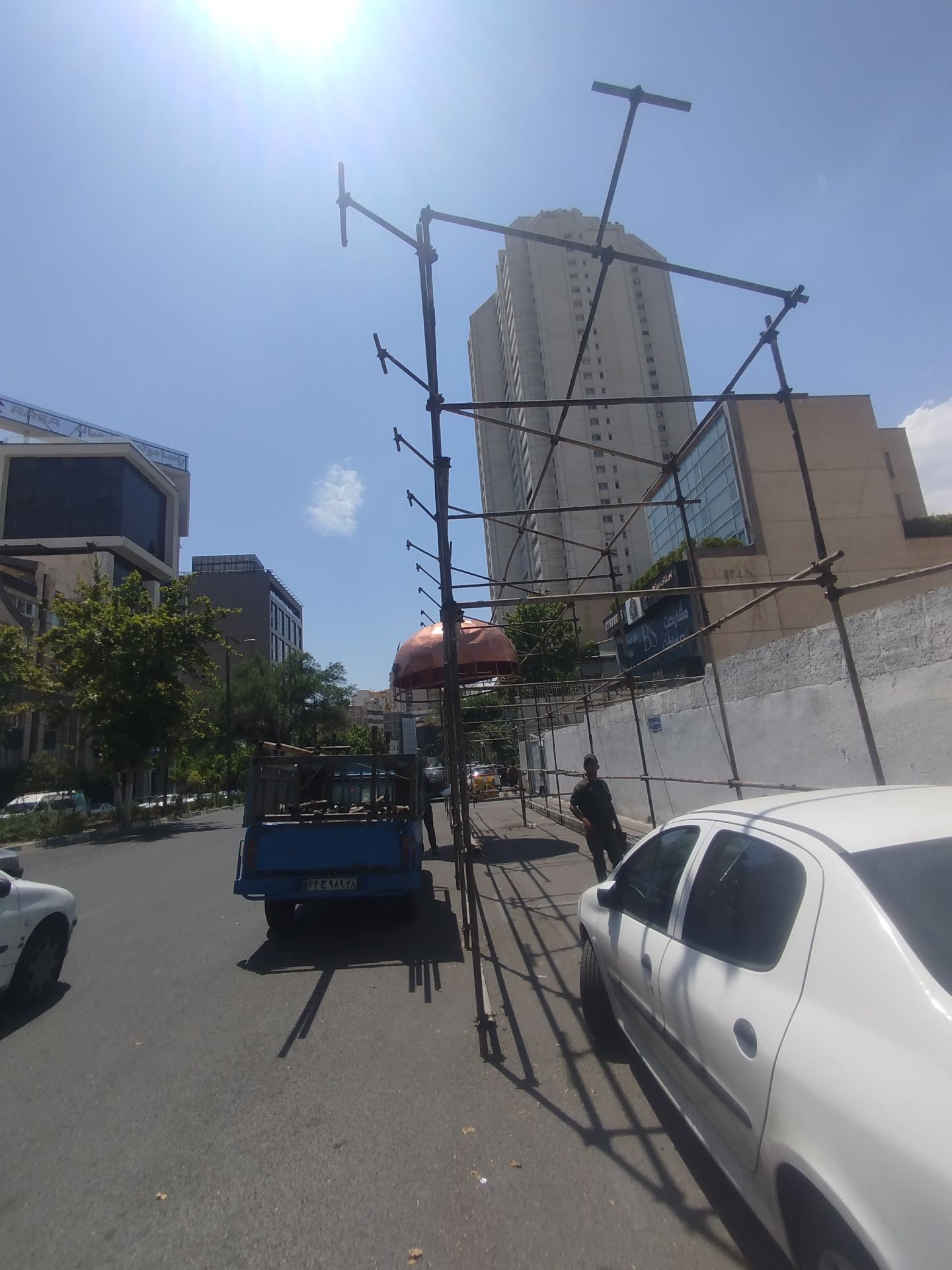 داربست فلزی در غرب تهران