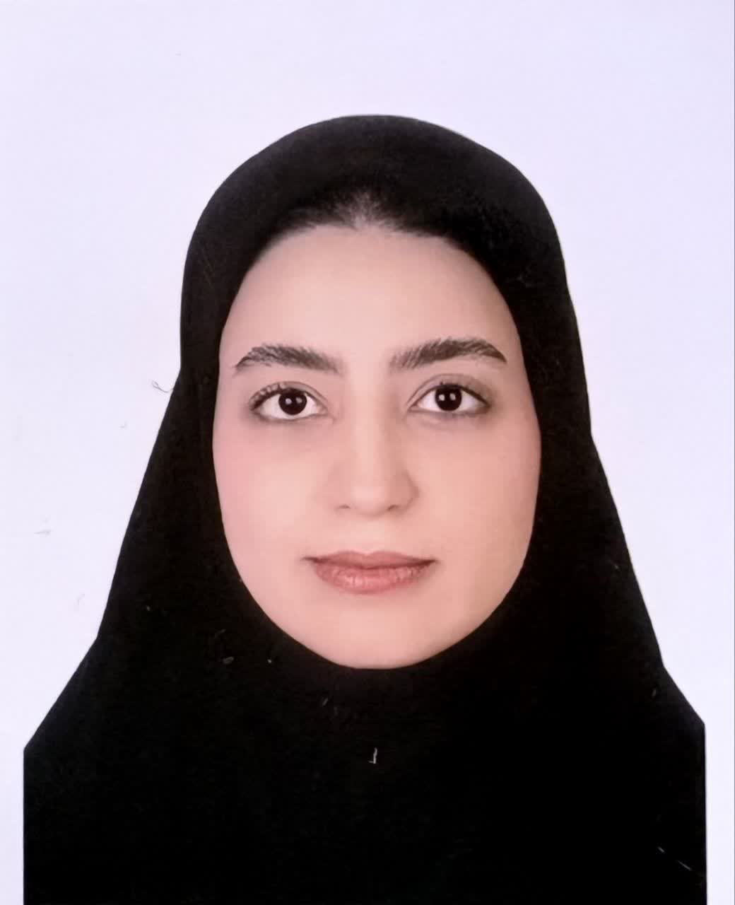 خانم دکتر ابراهیمی - کلینیک دندانپزشکی رهارا