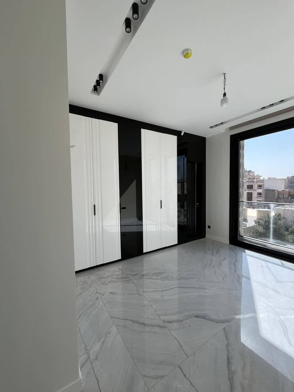 خدمات رنگ کاری چوب در شاهین شهر