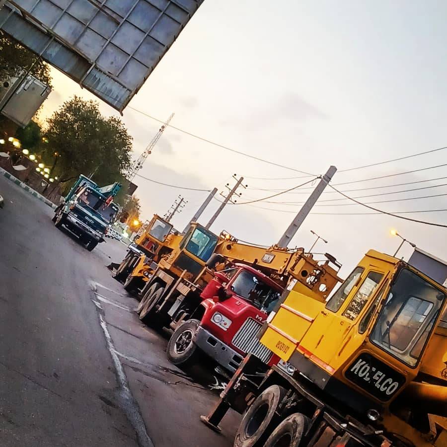 بارگیری آهن و میلگرد با جرثقیل