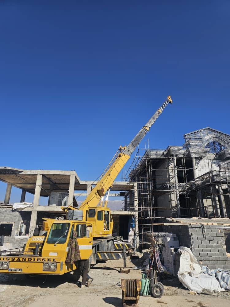 جرثقیل در پروژه ساختمانی