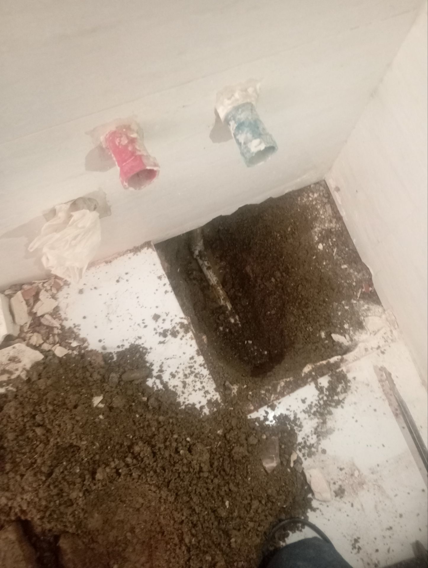 نمونه تصویری خدمات نشت‌یابی لوله فاضلاب و بررسی تأسیسات ساختمان توسط تأسیسات سهند