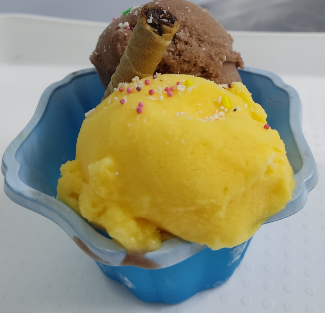 بستنی فالوده بیشاپور