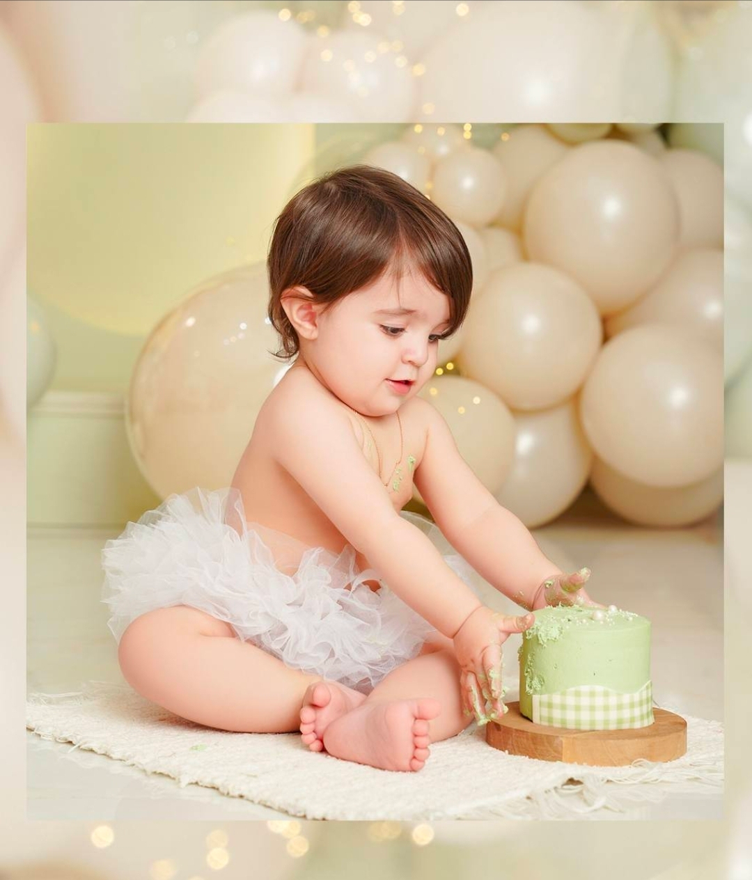 نمونه عکاسی کودک در آتلیه آنت نمونه عکس کودک با دکور و فضای رنگی آتلیه تخصصی آنت