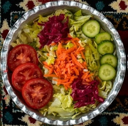غذای آماده سفارش در رستوران و بیرون بر ته چین مه چین
