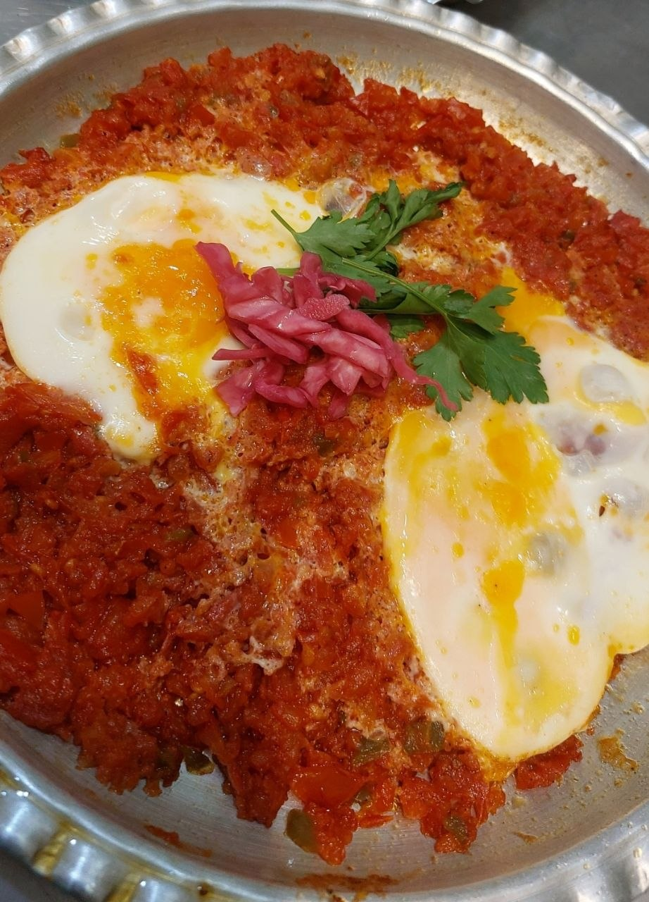 انتخاب‌های متنوع غذای ایرانی در رستوران ته چین مه چین