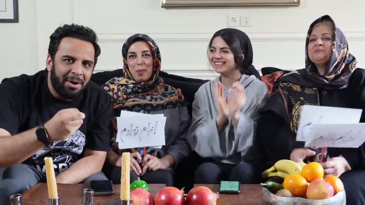 پوستر سوال های جنجالی از مامانامون نزدیک بود دعوا بشه