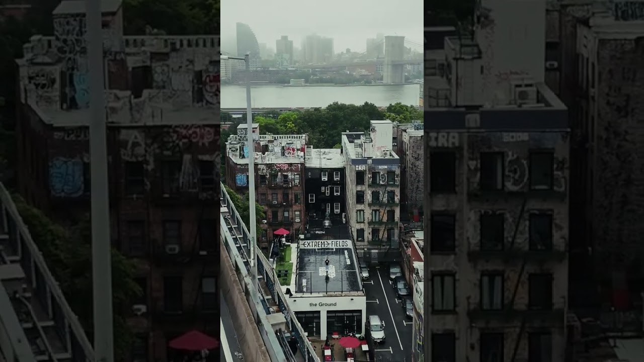 پوستر تنها افسانه‌ها در برترین زمینه‌های بیشترین اندازه دنیا 🌎...