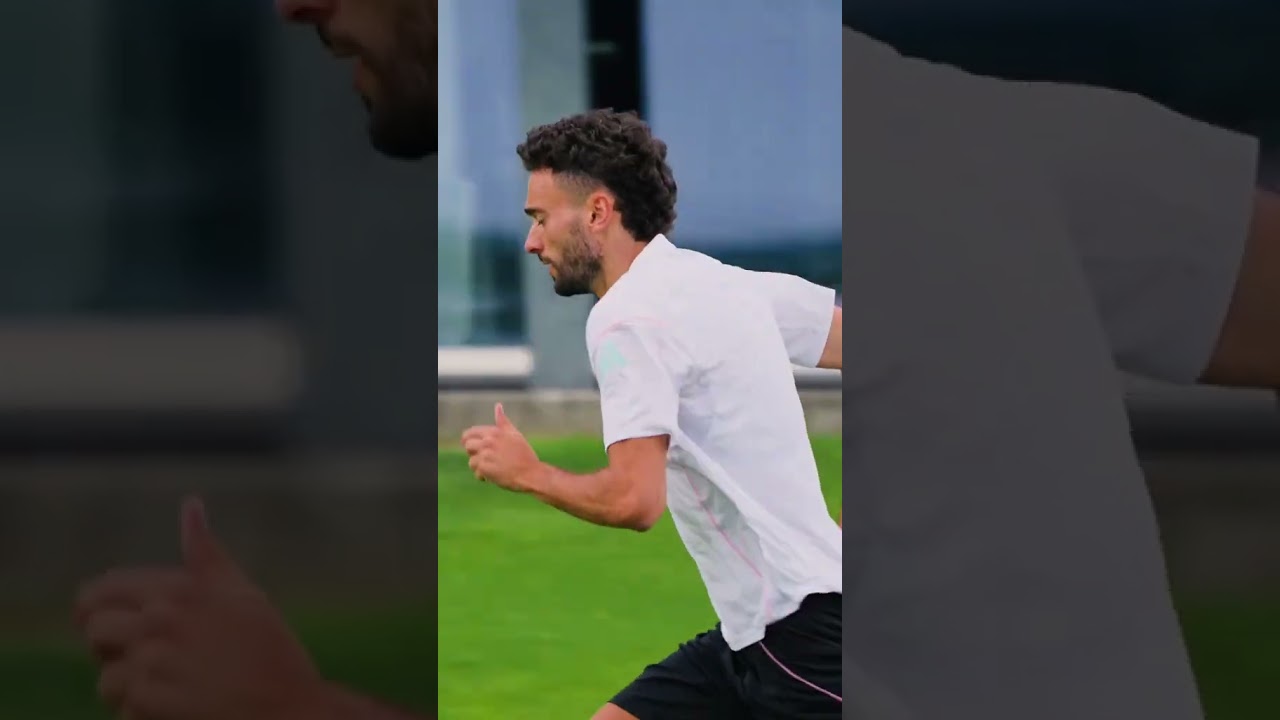 پوستر درگیر شدن در آتش 🔥 آموزش یوونتوس جاناتان_دیوید تمرکز ییلدیز