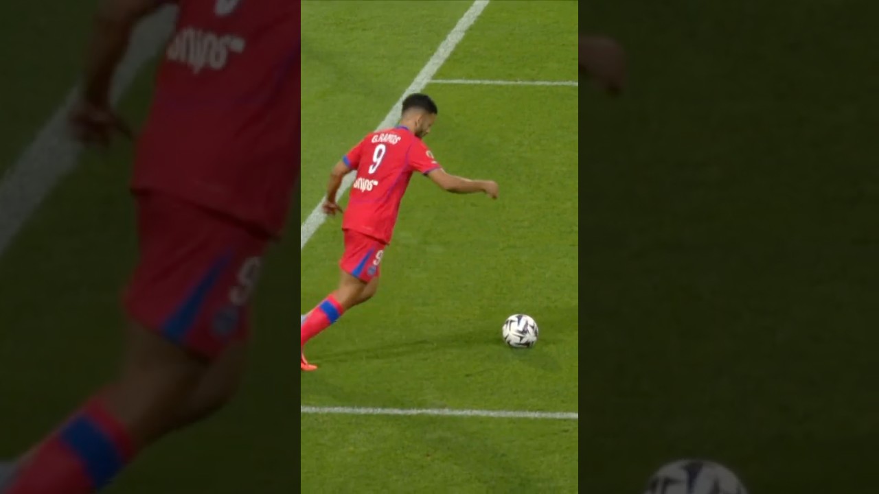 پوستر گونسالو باعث شد خاطرات ما را زنده کند 💭 پی‌اِس‌جی لیگ۱...