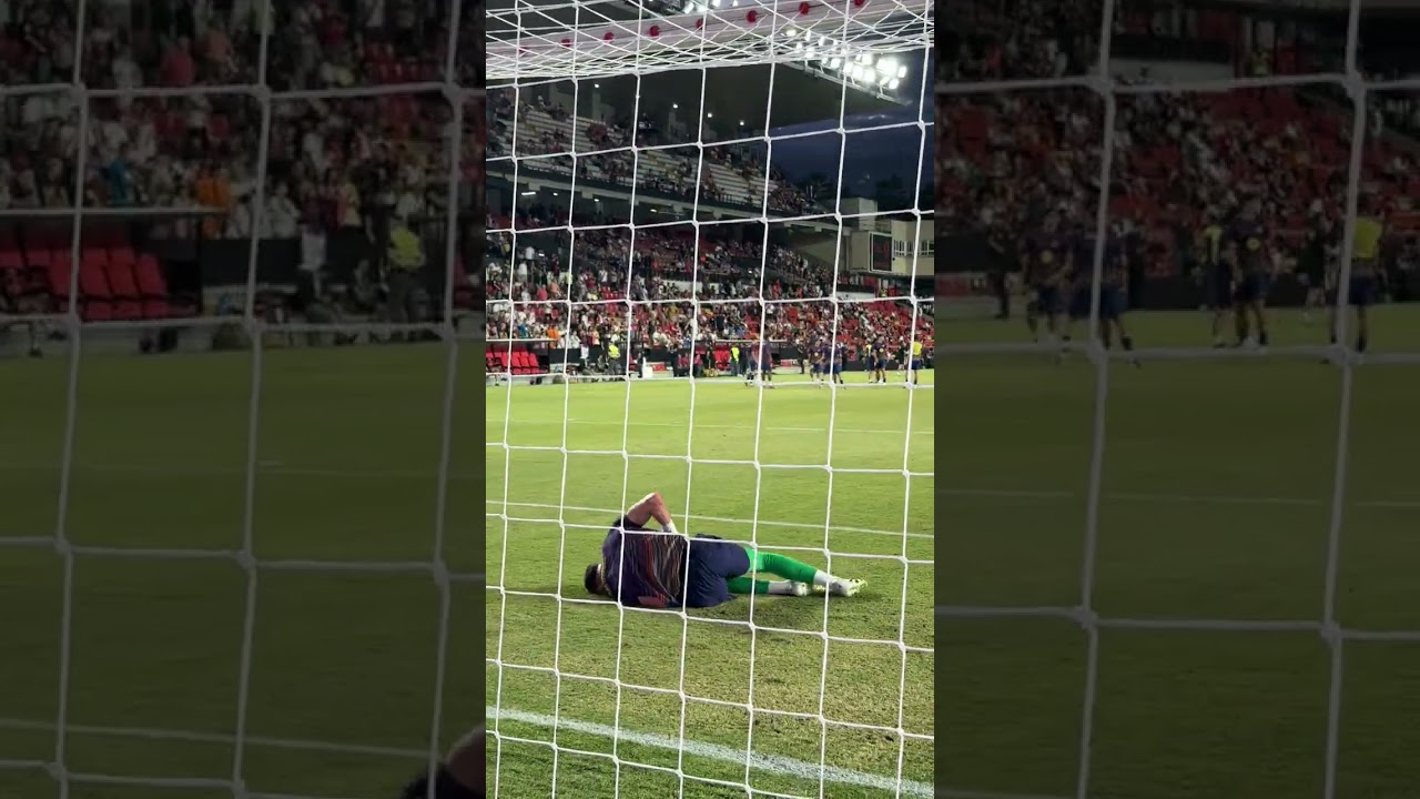 پوستر او پیش از بازی آماده بود! 🔥 بارسلونا فوتبال کوتاه