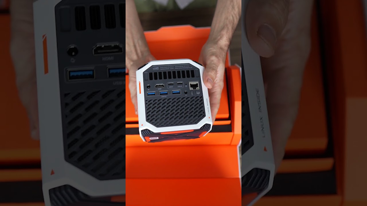 پوستر باز کردن جعبه و بررسی میکروسرور LCMD