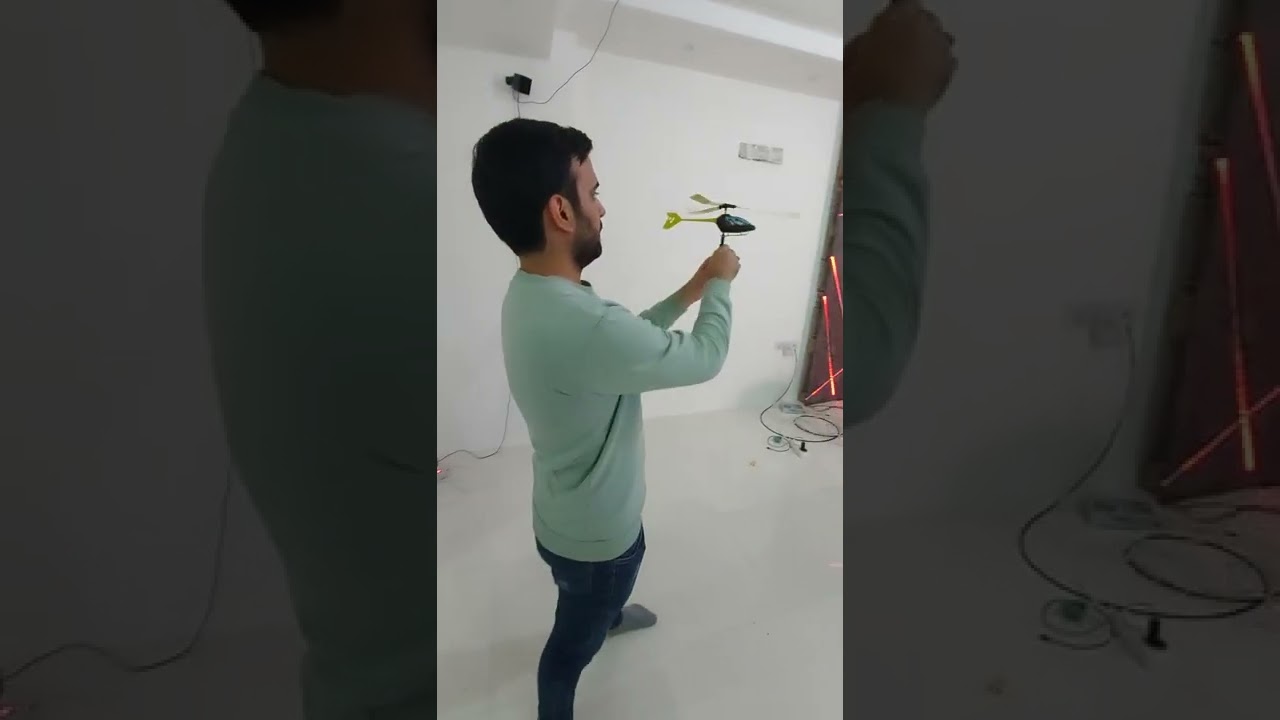 بالاخره هلیکوپتر رو به پرواز درآوردیم