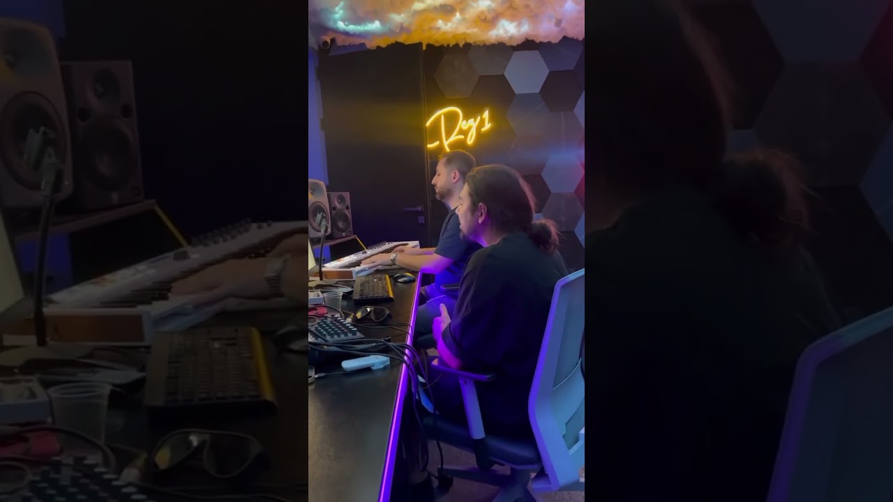 پوستر امیر عباسی گلاب - آهنگ خالی کپی از ابی