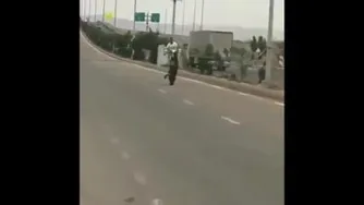 مرد بنده ی خدا یکی بیاد جعمش کنه