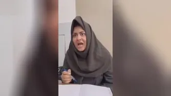 دهن معلم سرویس کردن اینا گودزیلان یا بچه 😂😂😂