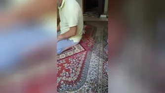 یکی جلو این گربه را بگیره بذاره دو رکعت نوماز بخونیم